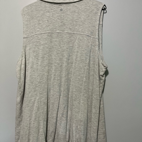 90 Degree vest. - Picture 3 of 4